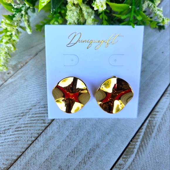 Ventage Earrings,Gold Earrings,Jewelry - Picture 2 of 4